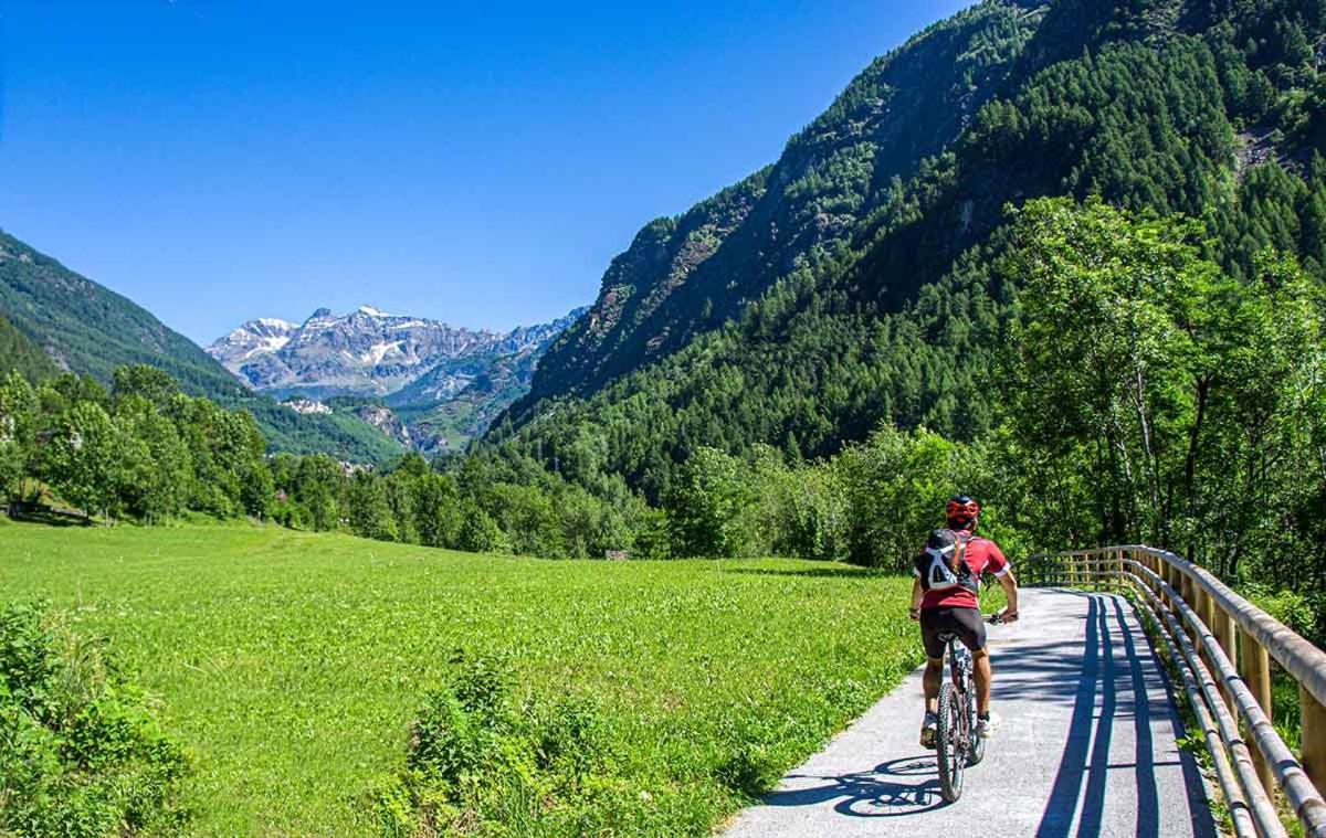 Appartamento S.Anna In Valmalenco Torre di Santa Maria Экстерьер фото